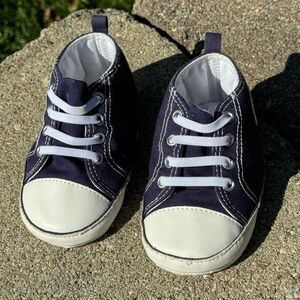 BABY GAP~INFANT SIZE 5~SNEAKERS~NAVY/WHITE~LACE UP~CRIB SHOES~CANVAS/LEATHER~BR